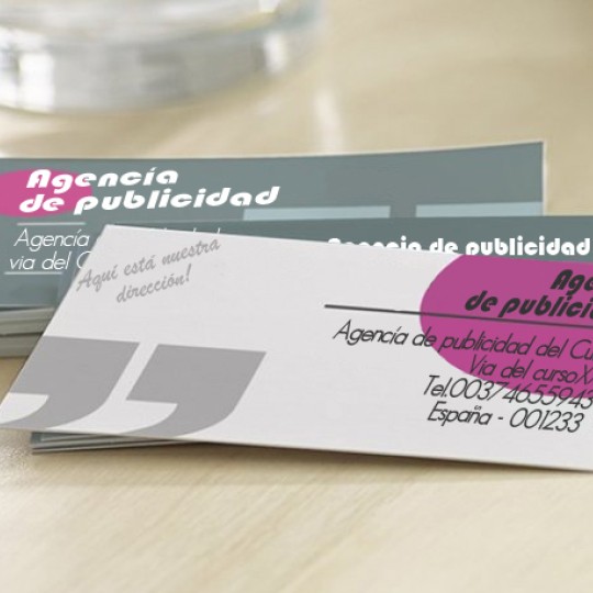Tarjetas de visita personalizadas con texto y colores