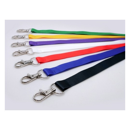 La imagen muestra varias correas o cintas de diferentes colores con ganchos metálicos en un fondo blanco. Las cintas están alineadas horizontalmente y son de colores verde, amarillo, púrpura, blanco, rojo, azul y negro.