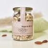 tarro de cristal con comida vegana y etiquetas sello rectangular