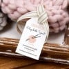 Tejido rosa con etiqueta colgante personalizada con texto e imagen