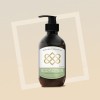 Frasco cosmético con etiqueta de plástico personalizada