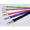 La imagen muestra varias correas o cintas de diferentes colores con ganchos metálicos en un fondo blanco. Las cintas están alineadas horizontalmente y son de colores verde, amarillo, púrpura, blanco, rojo, azul y negro.